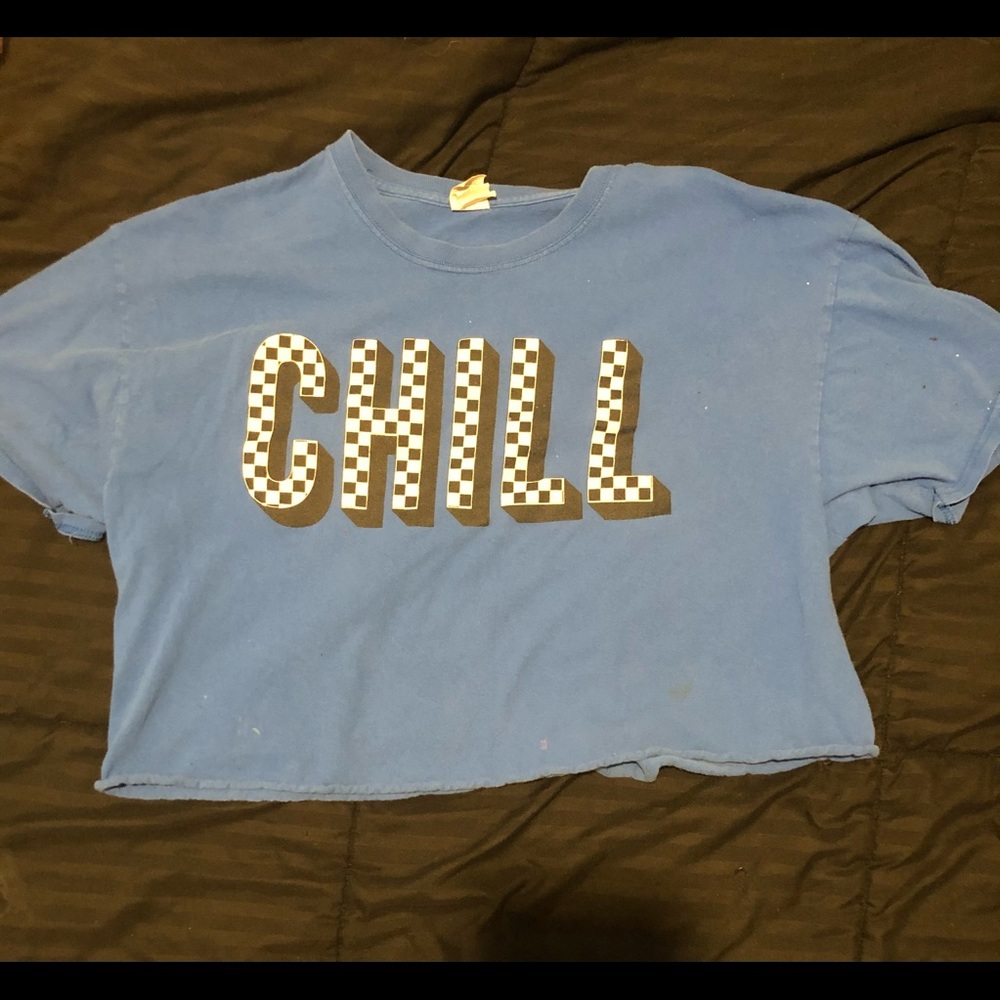 chill cropped tee